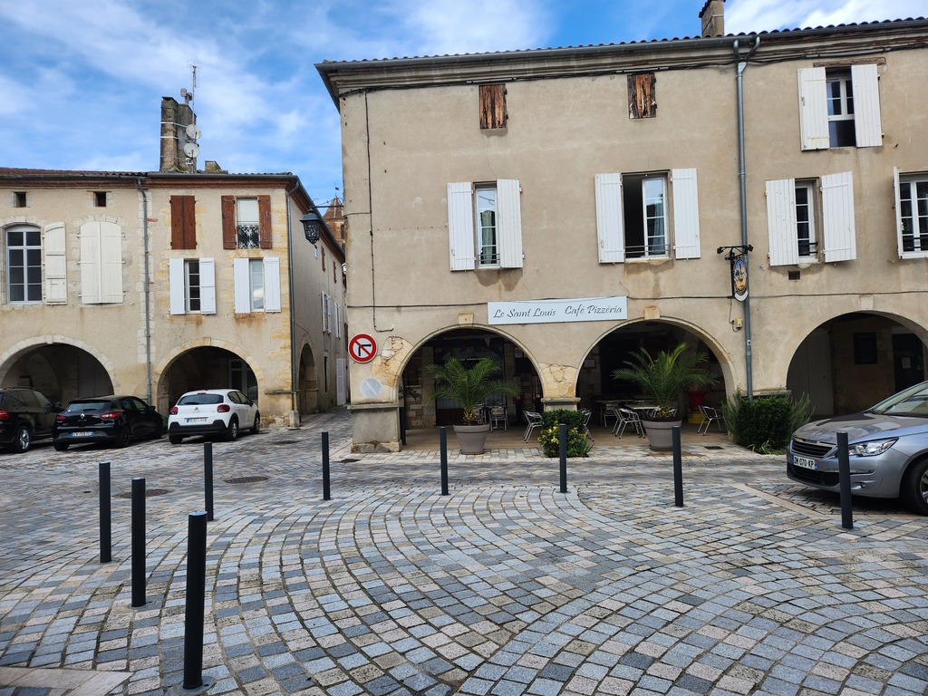 Restaurant dans joli village du Lot et Garonne