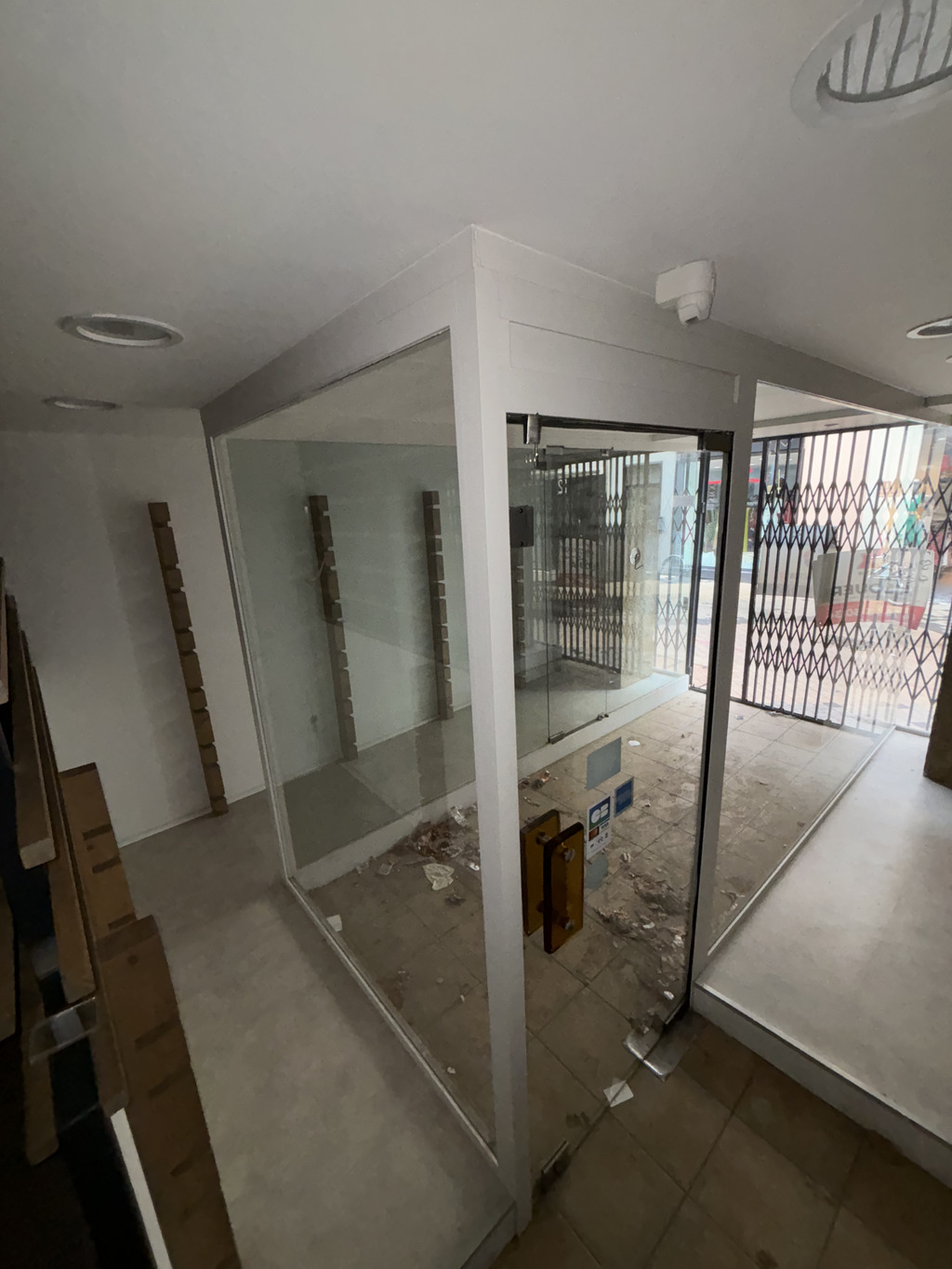 Boutique coeur de ville 60 m² - 37 rue Mal. Foch