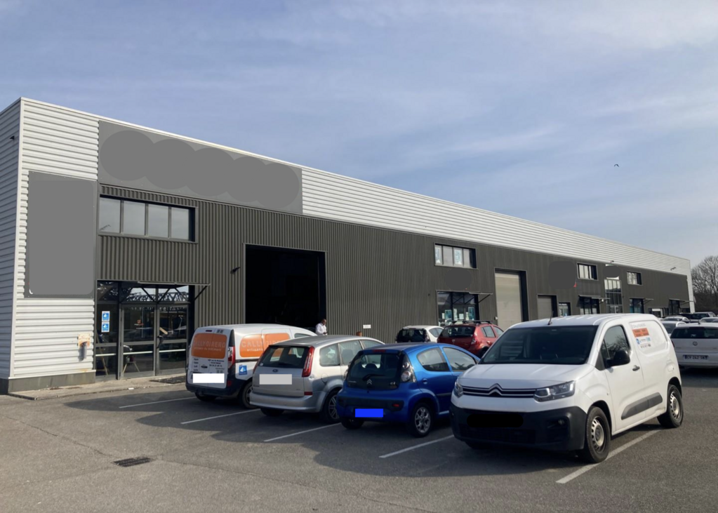 CELLULE ARTISANALE/ENTREPOT VIRIAT MAJORNAS 445 m²