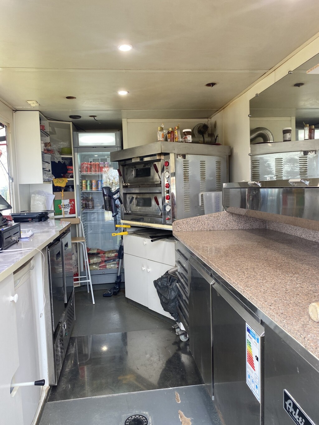 KIOSQUE A PIZZA Emplacement N°1