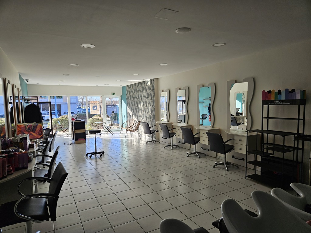SALON DE COIFFURE