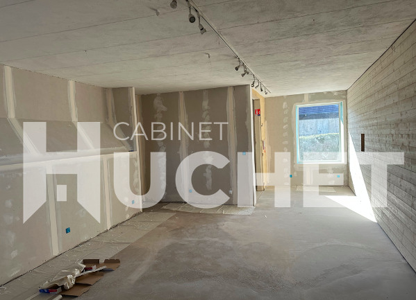 14. A louer local commercial au sud de CAEN 80 m2.