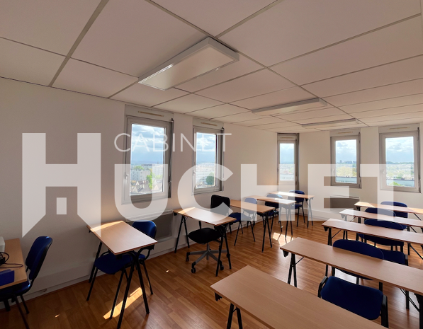 14 A Vendre Bureaux CAEN nord 85 m2.