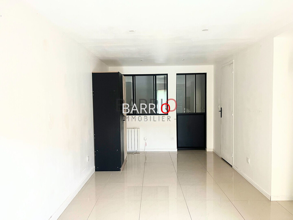 A saisir, lot de 3 appartement, à 2 pas des quais