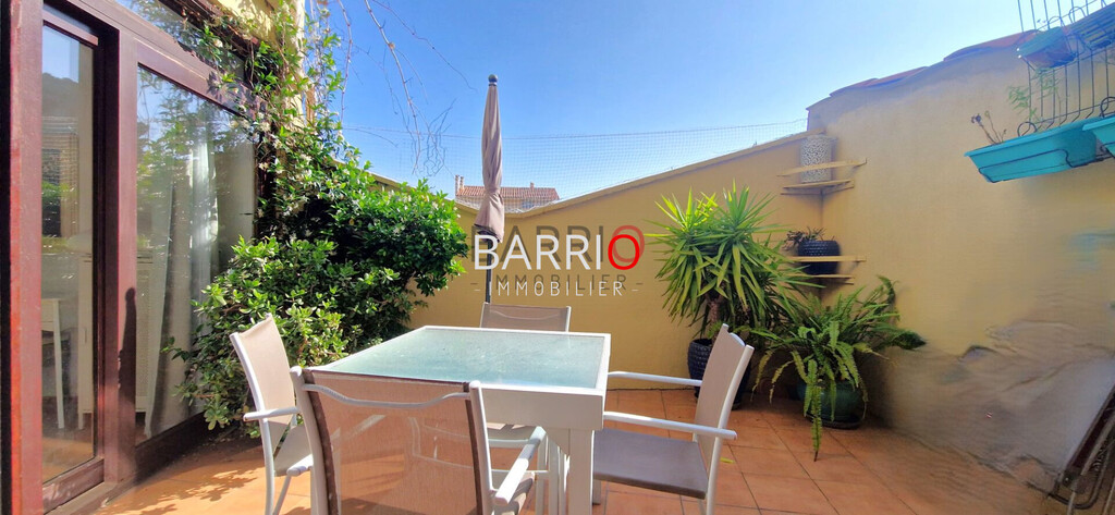 EXCLUSIVITE Centre ville COLLIOURE T3 en RDC de 73m² avec pa