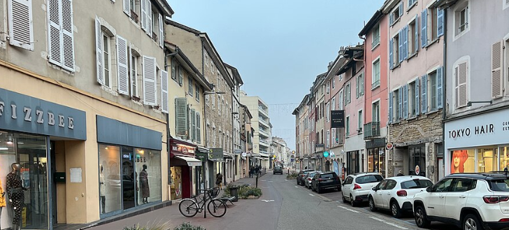MURS COMMERCIAUX RUE CHARLES ROBIN 109 m² ENV. 