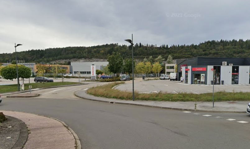 BÂTIMENT LOUÉ  ACTIVITÉ DE SANTÉ  OYONNAX ZONE INDUSTRIELL