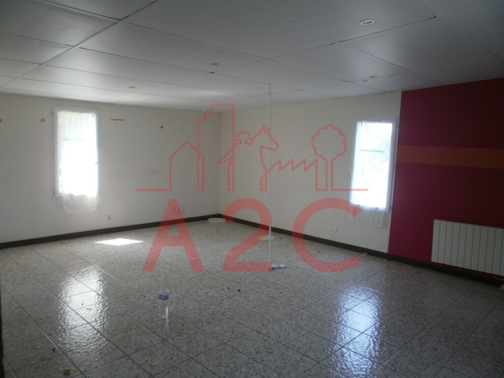 Bâtiment à usage professionnel de 172m²