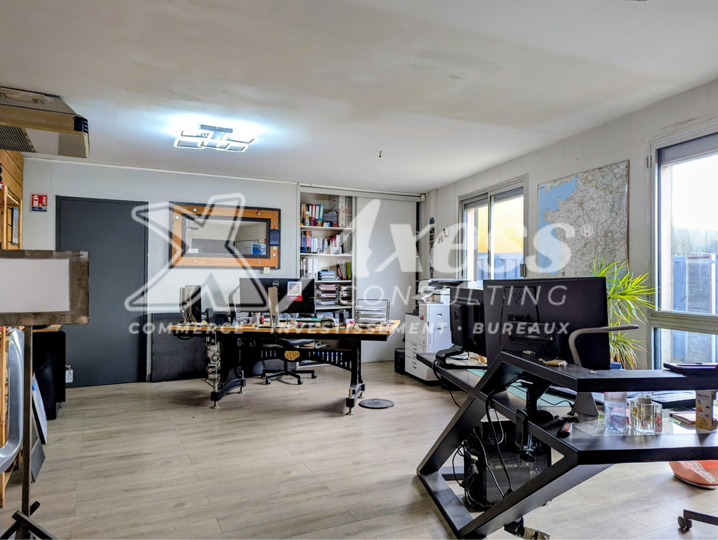 VIRIAT  ACCES ROCADES: Bâtiment d'Activité 600 m²