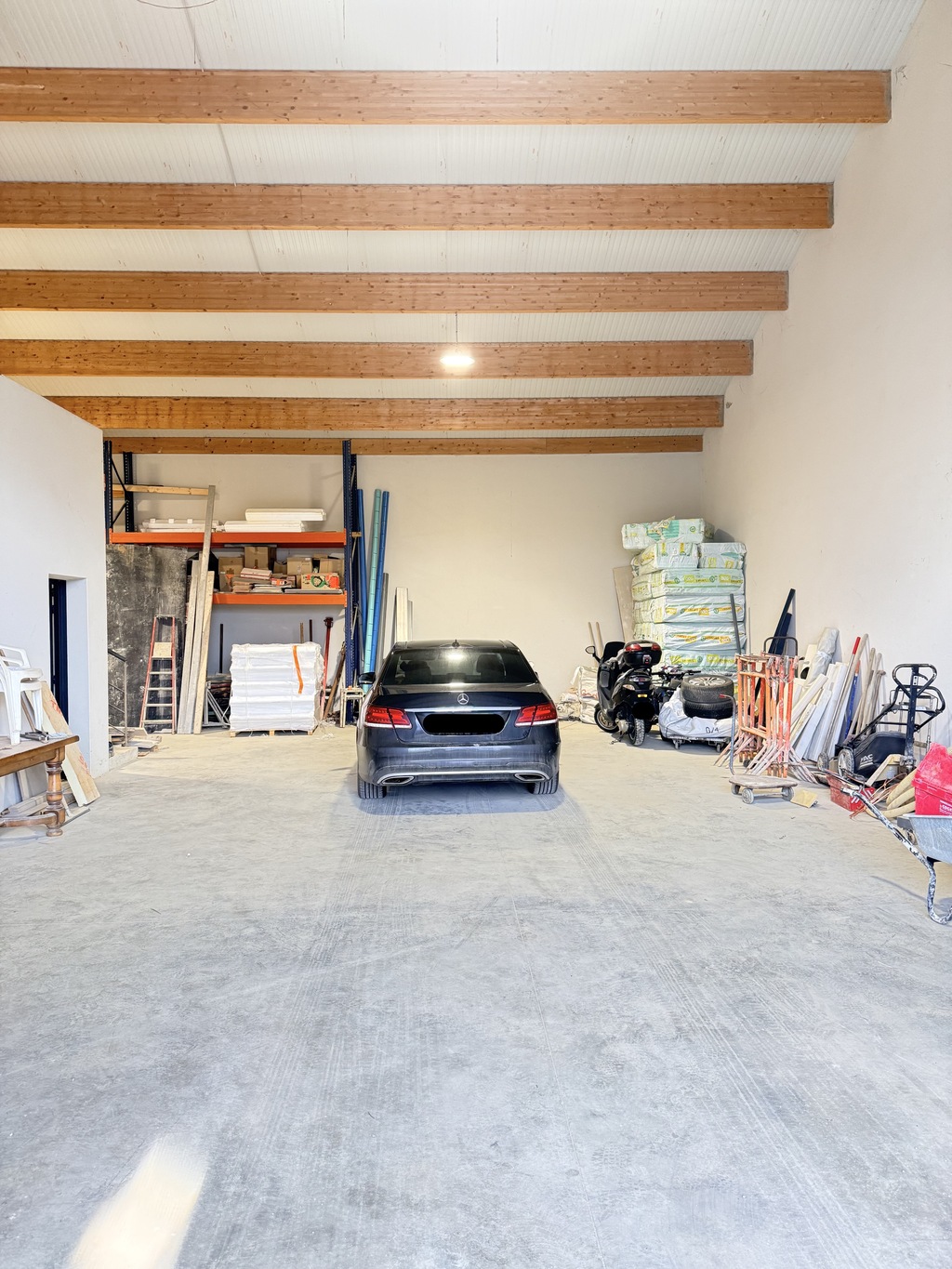 Atelier artisanal récent  275 m²  Zone artisanale