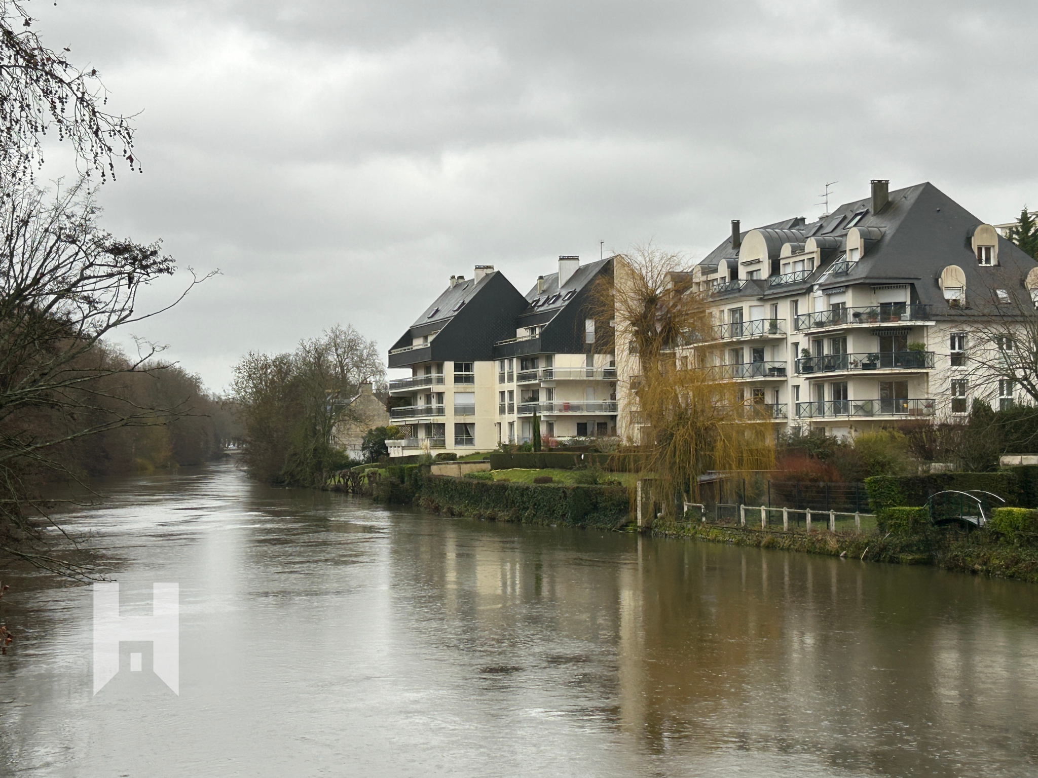 Studio 23 m2 - CAEN - Balcon et Ascenseur