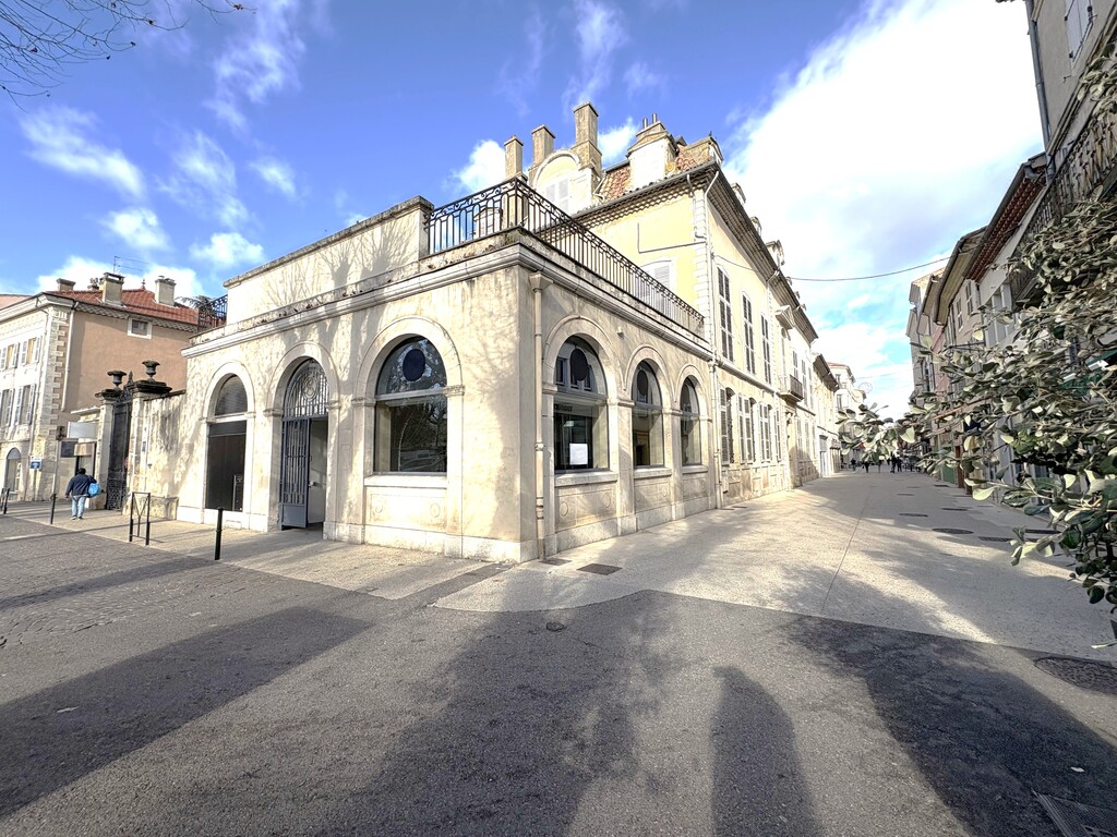 BUREAUX CLÉ EN MAIN  EMPLACEMENT PREMIUM