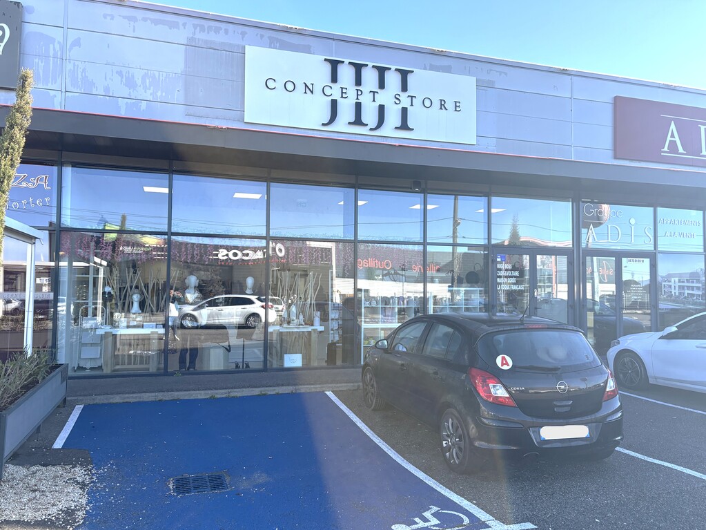 LOCAL COMMERCIAL Emplacement Premium