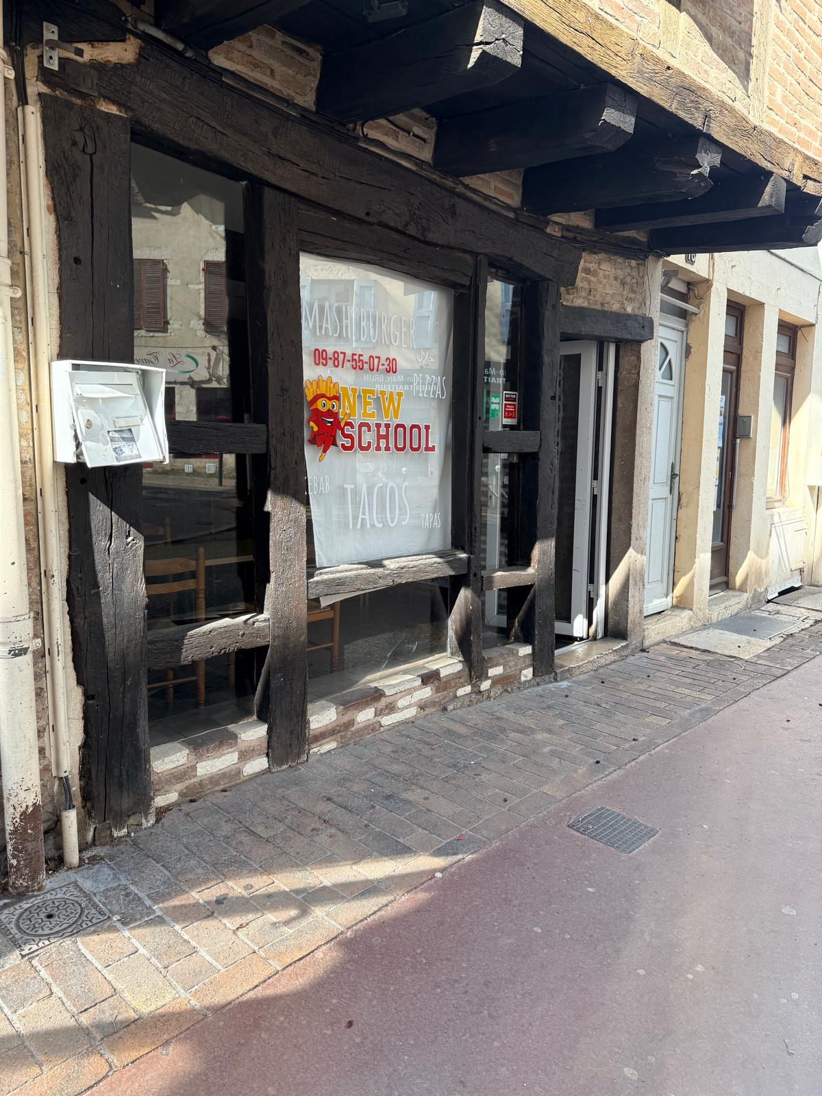 MURS COMMERCIAUX  LOCAL RESTAURATION CLÉ EN MAIN