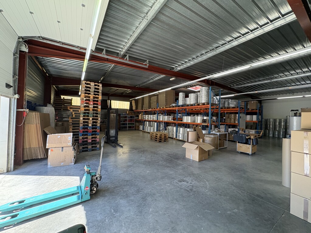 Entrepôt / Activité à louer - Darbres (07170) - 700 m²