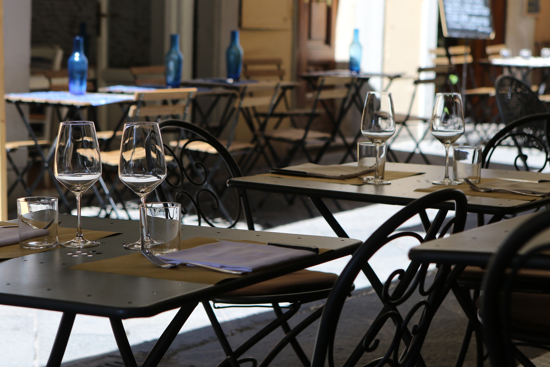 79. DEUX-SÈVRES : BAR RESTAURANT BRASSERIE PIZZERIA VENTE À 